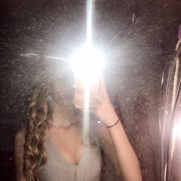 Meet your Posher, Hailey - Picture 1 of 1